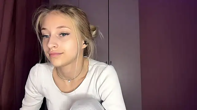 FiveFootBlonde - stand and little dance for you