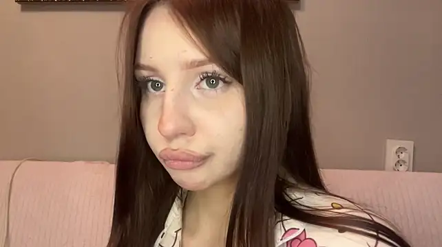 KittyShyy - show bra color
