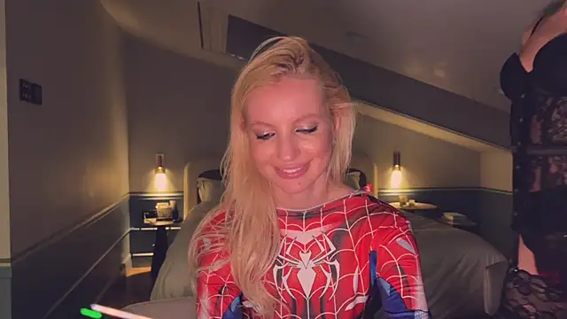 MauiBae - Help spider ! 😏🕷️