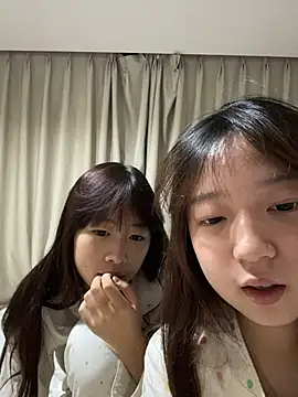 Xmm-2026 - 玩弄闺蜜，让她高潮不断