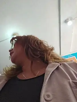 Lara_Moon20 - Sloping tits 🤤