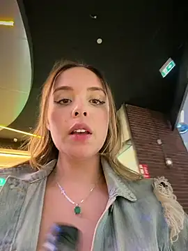 Alirawrz - Tease me outdoor