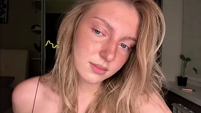 LatishaKrauel - Do you want to see my ass? :)