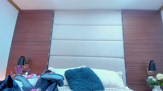 AteneaGreyy - Slow full strip tease