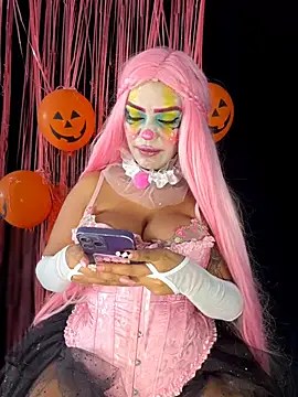 Sara-77 - MAKE MY HALLOWEEN HAPPY & HORNY 🎃🔥