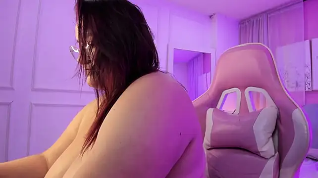Belinda_bm - Oil in boobs