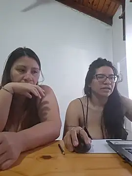 Gia-and-Lara - suck pussy and 69