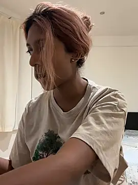 DonnaShy - Playing with my ass🫦
