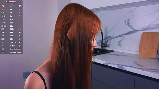 MaradithBackshet - Tease my bare back