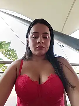Julieth_hot-69 - Topless in a mall store 😈🍒