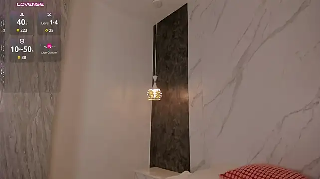 Skinny_Alice - make ass reallly red