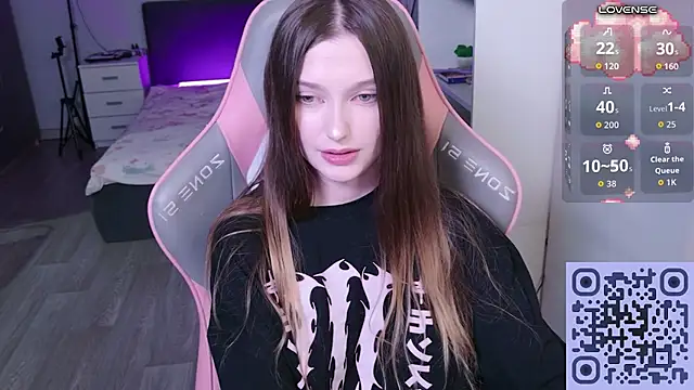 White_kitty01 - air kiss