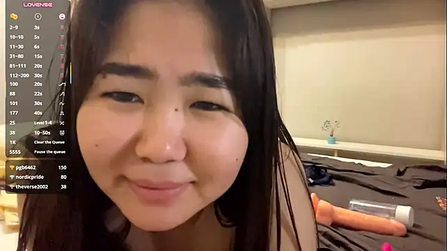 HikkoSinu - squeeze boobs