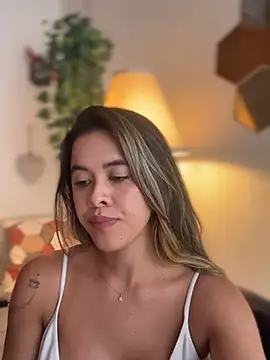 Emilia_Bakerr - Oil on tits