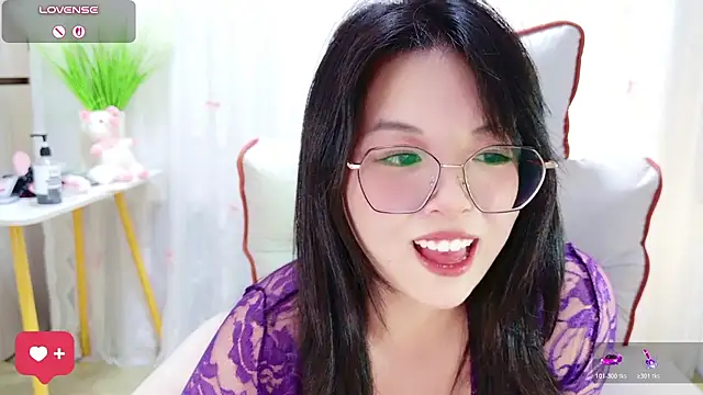 QiQi-Big - m腿手指抚摸小穴出水水~