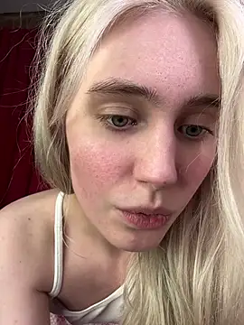 LovelyMiu - flash my fat ass:)