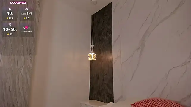Skinny_Alice - make ass reallly red