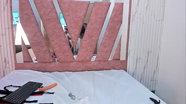 LolaSweet_As - fingers in the ass 😈