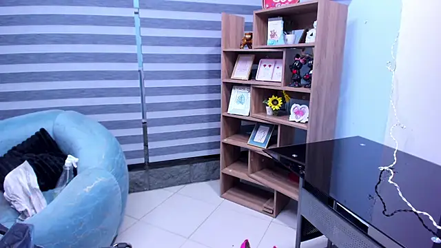 LeilaSmith_ - 2 dildos in pussy
