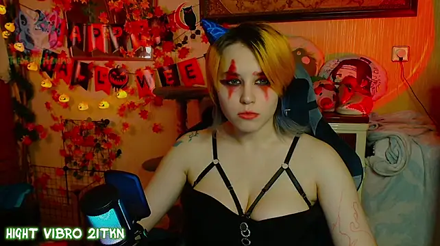 TrickyKitsune - 🍀 Spank tits x12