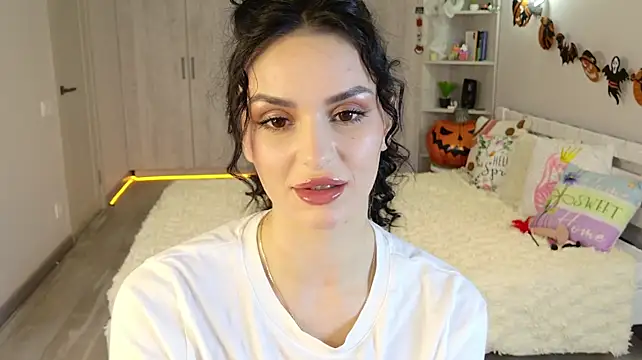 MilaaSweety - spank ass x10 + twerk