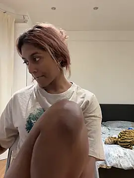 DonnaShy - Playing with my ass🫦