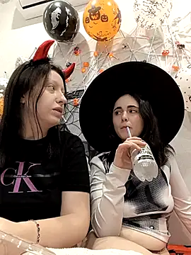 Nahida77 - SUCK FINGER AND KISS NECK
