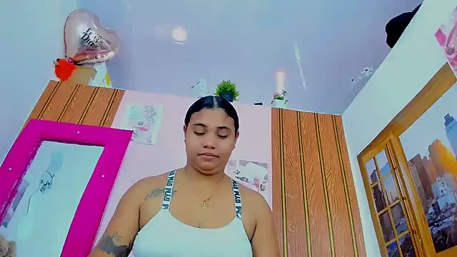 EllyBloom - paint all over my body
