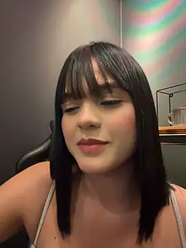 Bella-Ferrer - Masturbate in a corner of the cafe