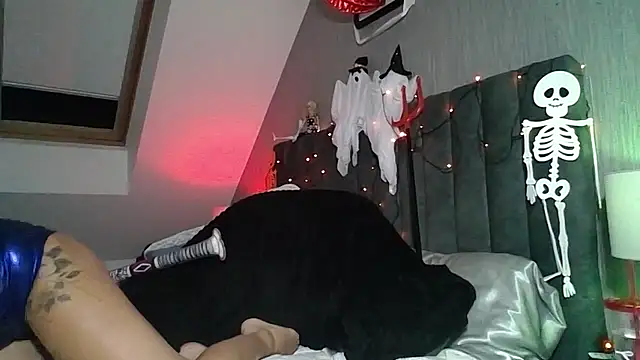 SexpotPolly - 1 min double toy & shorts removal 😈