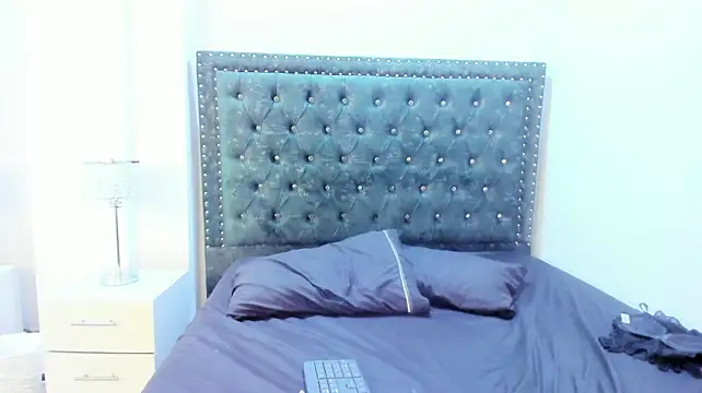Daphne_glas - Two fingers in my juicy pussy✌