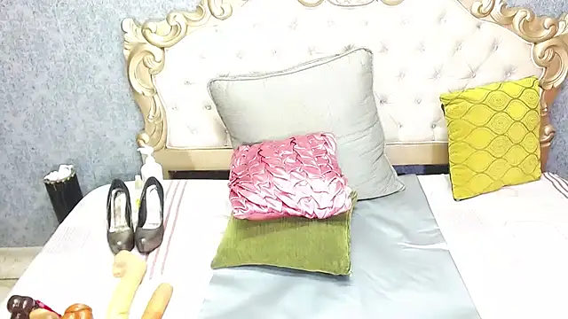 Lizparker69x - show off my tits with lots of oil