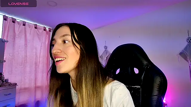 Barbie__01 - show ass+ Spank me