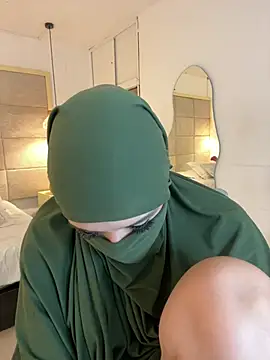 Anna-henao - nipple toy + cream on the tits