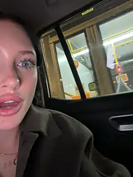 Melissa_crazy - tight cameltoe close 🥵uber is soon!