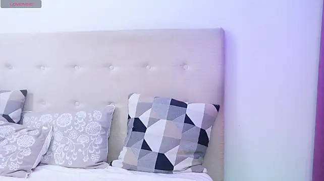CassieHilton - Make my pussy happy