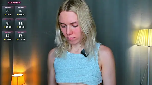 DianeHonnette - Squeeze my butt with both hands