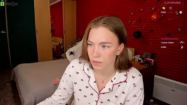 KinsleyHottie - Let me play with my wet pussy closeup