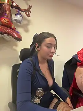 Caroline_bennett - he/she left my breasts out for 5 minutes