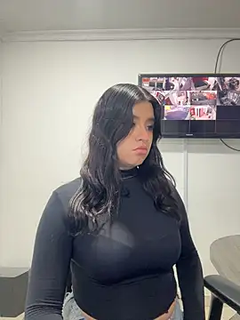 SaraBraun_ - GET NAKED AND FINGER PUSSY IN THE OFFICE