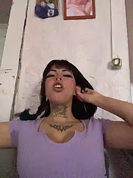 YummyGirl_ - Mi amigo me toca el culo en 4