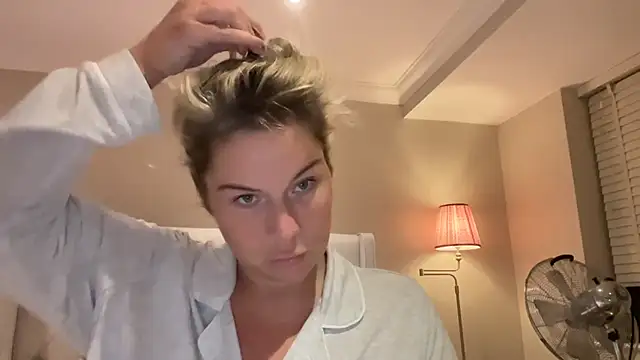 Erincheshire - LT GETS 10 MIN SQUIRT VID