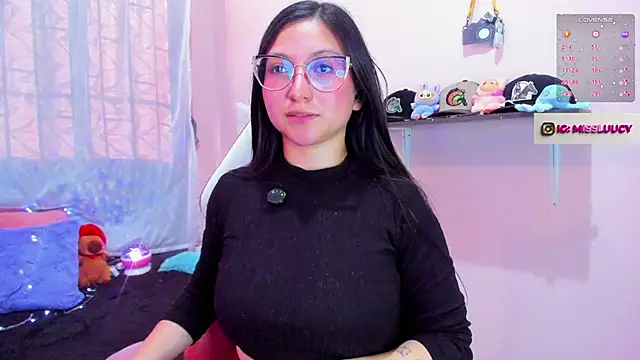 Lucy_neil - Look my boobs 😏