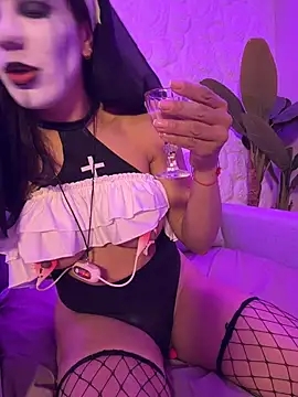ViolettLuxe - Moan When Vibration is On