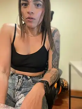_Melany_Martinez - Playing with my boobs