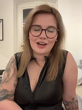 KleinstadtVanni - 🍒Squezze My Boobs in Bra