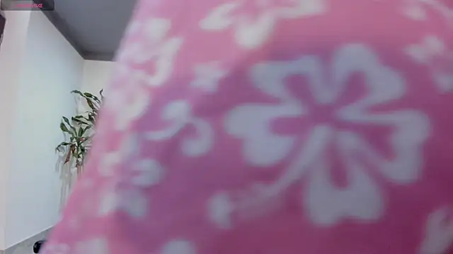 Fox_valerie - flash tits