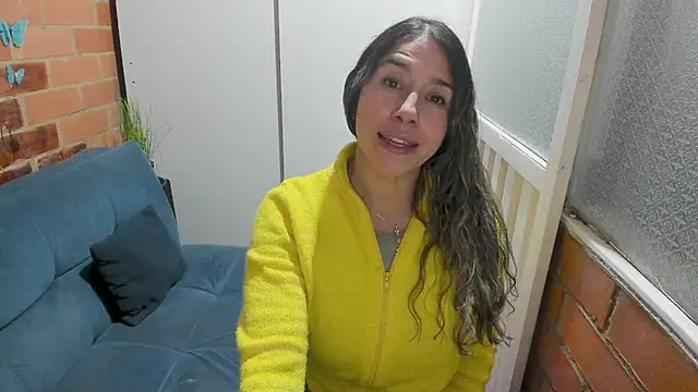 Penelope47 - naked dance and oil