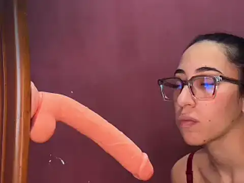 Sweet_sophy420 - bra off
