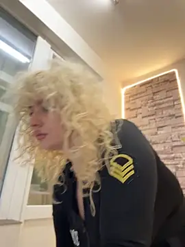 CurlyDaisy - LT gets snap+sexy video+2 min CTRL